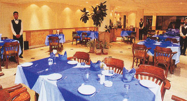 Dining in Hotel Mountain