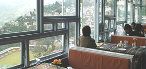 Crystal Room Restaurant: Hotel Mist Tree Mountain, Hotel in Sikkim, Accomodiation in Gangtokm, Sikkim Lodging,  fooding in sikkim